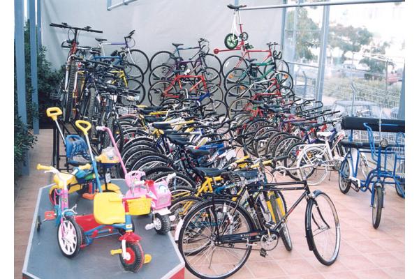 ΜΟΤΟΠΟΔΗΛΑΤΕΜΠΟΡΙΚΗ ΣΤΕΦΑΝΑΚΗΣ - Λ Εθνικής Αντιστάσεως - 1