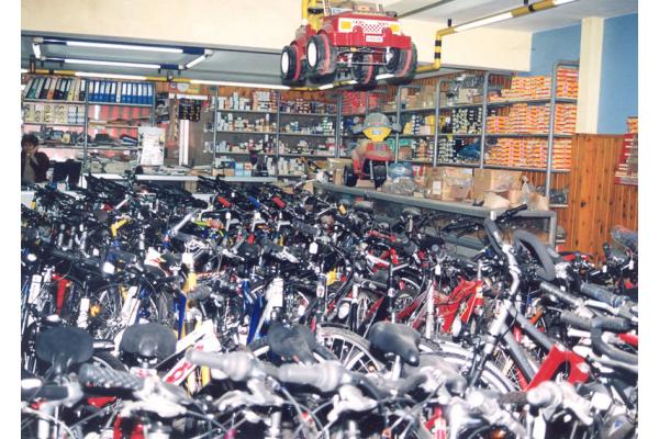 ΜΟΤΟΠΟΔΗΛΑΤΕΜΠΟΡΙΚΗ ΣΤΕΦΑΝΑΚΗΣ - Λ Εθνικής Αντιστάσεως - 2